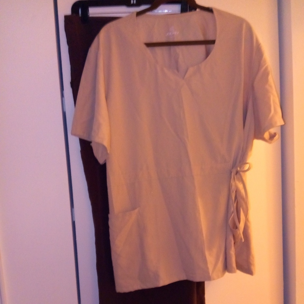 Tan/brown Scrub set